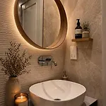 Exclusive Retreat Off The Sea Front Promenade