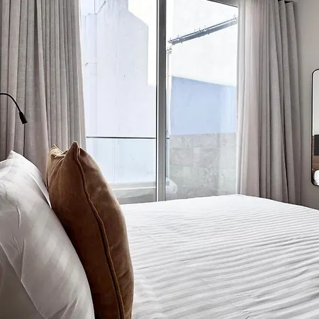 Apartament Exclusive Retreat Off The Sea Front Promenade