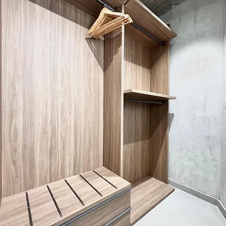 Exclusive Retreat Off The Sea Front Promenade *