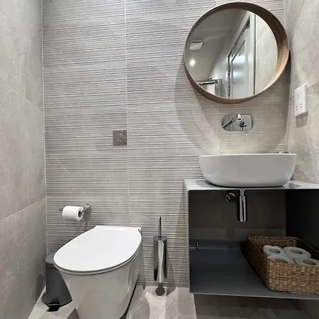 Exclusive Retreat Off The Sea Front Promenade Gzira