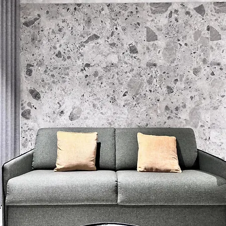 Exclusive Retreat Off The Sea Front Promenade *