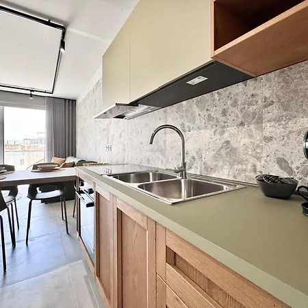 Exclusive Retreat Off The Sea Front Promenade Апартаменты