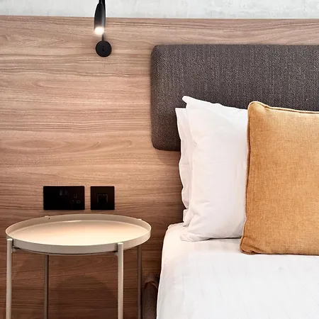 Апартаменты Exclusive Retreat Off The Sea Front Promenade *