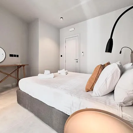 Exclusive Retreat Off The Sea Front Promenade Gzira