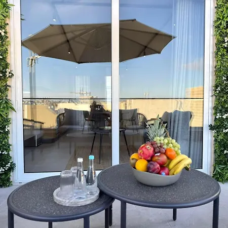 Exclusive Retreat Off The Sea Front Promenade Apartament Gzira