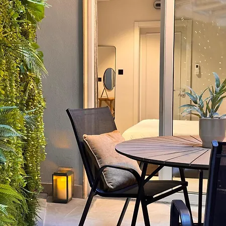 Exclusive Retreat Off The Sea Front Promenade Apartment Gzira