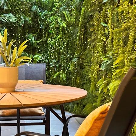 Exclusive Retreat Off The Sea Front Promenade Gzira