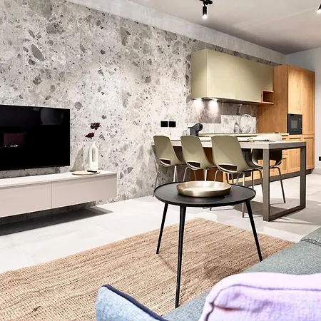 Apartment Exclusive Retreat Off The Sea Front Promenade Gzira