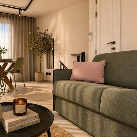 Exclusive Retreat Off The Sea Front Promenade *