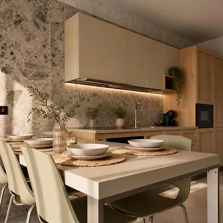 Apartment Exclusive Retreat Off The Sea Front Promenade