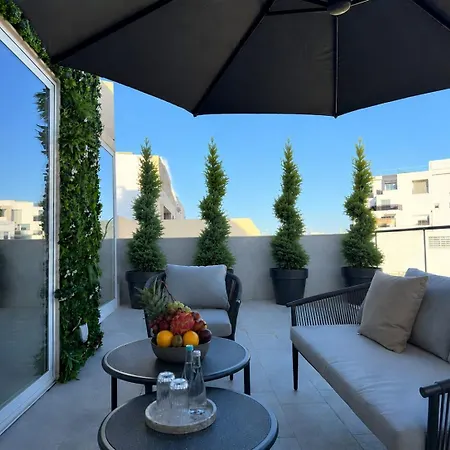 Apartment Exclusive Retreat Off The Sea Front Promenade Gzira
