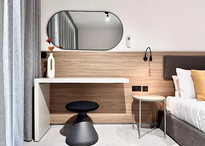 Exclusive Retreat Off The Sea Front Promenade Apartament *