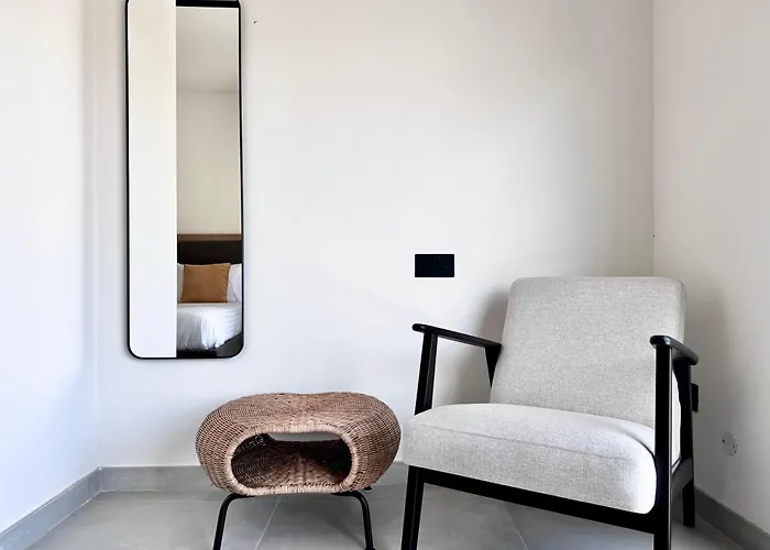 Exclusive Retreat Off The Sea Front Promenade *