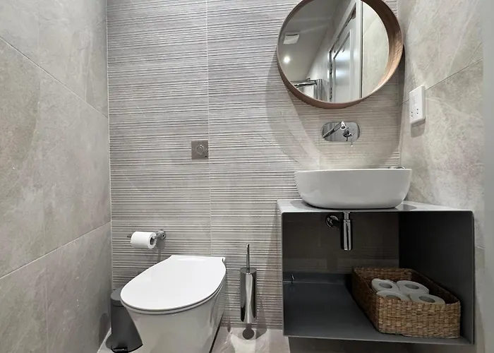 Exclusive Retreat Off The Sea Front Promenade Gzira