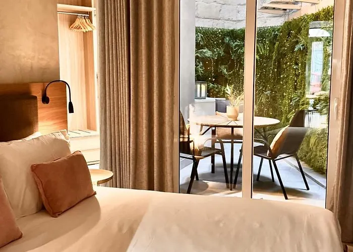 Apartament Exclusive Retreat Off The Sea Front Promenade