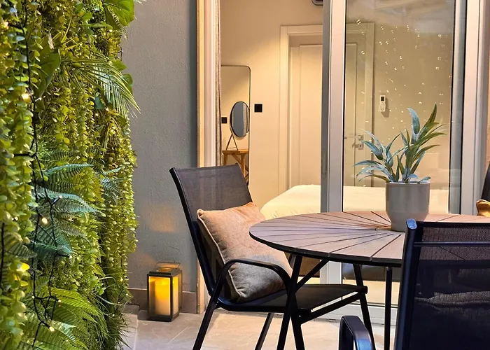 Exclusive Retreat Off The Sea Front Promenade Apartament Gzira